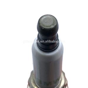Bougies d'allumage automobiles de haute qualité adaptées à <span class=keywords><strong>BMW</strong></span> OEM 12 12 0 038 896 12120038896 - Product Image 3