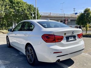 <span class=keywords><strong>BMW</strong></span> Serie 1 <span class=keywords><strong>118i</strong></span> Sport Line - 1.5T, Interior de Cuero, Radar de Estacionamiento, Conducción Dinámica, Sedán Compacto Confiable en Venta - Product Image 6
