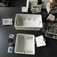 78mmx78mm Kundenspezifische Farbe ABS-Kunststoff PVC IP65 86-Typ Anschlussdose Elektrische Verkabelungszubehör Wandmontage-Steckdose
