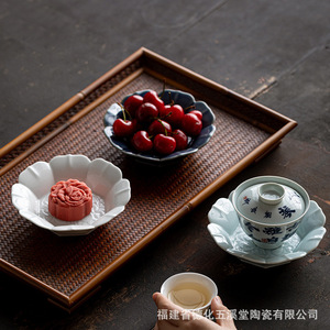 Assiette à dessert en céramique en forme de lotus, service à thé, plat à fruits en porcelaine, style zen, pour usage domestique, Fujian Dehua Wuxi Tang - Product Image 1
