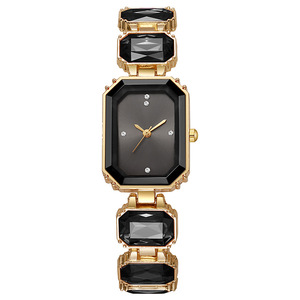 Montre-bracelet élégante pour femme avec bracelet à maillons en cristal de luxe, mouvement à quartz et cadran géométrique - Product Image 3