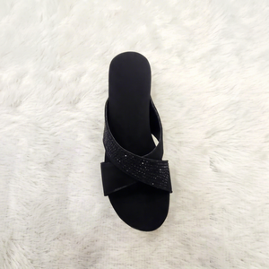 Sandales compensées noires scintillantes et confortables pour femmes, avec brides croisées et strass en cristal, vente en gros - Product Image 1