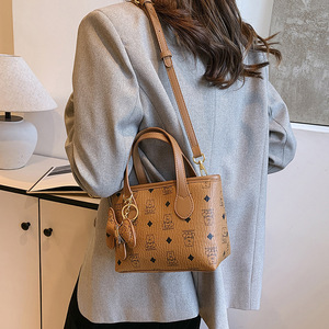 Retro Bear Pattern Polyester Bucket Crossbody Handbag Women Handheld Zipper <b>Bag</b> With Keychain Charm - Product Image 3