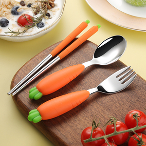 Nhà Máy Bán buôn trẻ em 304 thép không gỉ muỗng nĩa đũa thiết lập với silicon cà rốt xử lý trẻ em thiết lập dao kéo - Product Image 3