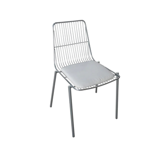 Sedia in Metallo Verniciato Argento con Cuscino Bianco - Product Image 1