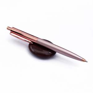 Nouveauté : Stylos à bille en métal rose doré écologiques, personnalisables avec logo, pour usage professionnel et promotionnel - Product Image 6