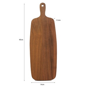 Planche à découper en bois de noyer noir de style japonais 40x14x1.5cm rectangulaire avec poignée pour usage en cuisine - Product Image 4