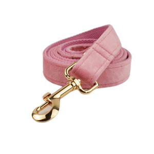 Vente en gros de laisses en velours XS-XL au design personnalisé, accessoires de luxe, sans traction, collier pour chien, ensemble de laisse - Product Image 3