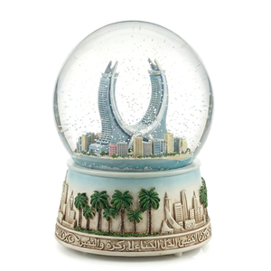 <span class=keywords><strong>Boule</strong></span> à <span class=keywords><strong>neige</strong></span> musicale artistique personnalisée <span class=keywords><strong>de</strong></span> 100 mm en résine, peinte à la main, avec paysage <span class=keywords><strong>de</strong></span> <span class=keywords><strong>village</strong></span> et maison, pour décoration <span class=keywords><strong>de</strong></span> Noël et <span class=keywords><strong>de</strong></span> la maison, idéale pour le sapin <span class=keywords><strong>de</strong></span> Noël - Product Image 1