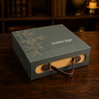 Boîte pliable de style livre avec impression de logo personnalisée en gros, boîte à fermeture magnétique avec poignée