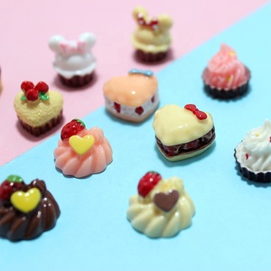 Abalorio de resina con forma de postres de simulación para materiales de joyería creativa DIY, accesorios para juegos de comida y juegos - Product Image 1