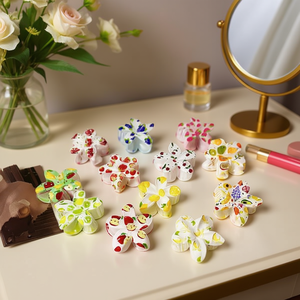 Pinzas para el Cabello con Frutas Mixtas y Flores de Resina de 8 cm, Diseño Moderno para Mujer - Product Image 4