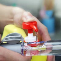 Offre Spéciale : Outils de Nettoyage Domestique – Brosse Éponge de Cuisine en Plastique à Long Manche avec Distributeur Automatique de Liquide