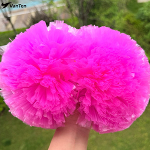 Nouveaux pompons de cheerleading écologiques en néon rose personnalisables de 4/3,5 pouces pour les compétitions de cheerleading Allstar et les événements de danse - Product Image 1