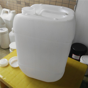 Manufacturer sells <b>20L</b> white plastic food containers and blue detergent containers for chemical use, 25L and 30L sizes, made of - Product Image 1