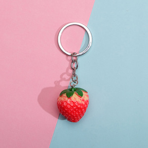 Colgantes de resina con forma de fresa para hacer joyas DIY: pendientes, collares, pulseras, llaveros de frutas hechos a mano, accesorios. - Product Image 6