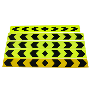 شريط عاكس عالي الإضاءة على شكل رأس سهم للسلامة على الطرق والسيارات - Product Image 1