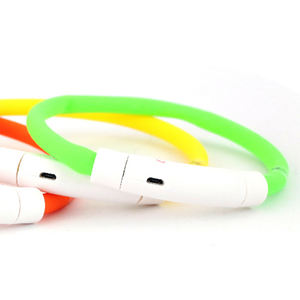 Collar Luminoso Corto para Mascotas de 70cm de Largo Hecho de Silicona con LED - Product Image 3