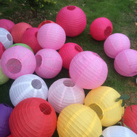 Lanternes en papier décoratives colorées personnalisées Offre Spéciale de 4 à 24 pouces Lanterne en papier suspendue chinoise pour les faveurs du festival
