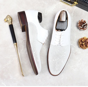 Mocasines de Vestir para Hombre, de Cuero Genuino, Impermeables, Antideslizantes, Ligeros, con Diseño Floral, para Oficina y Carrera Profesional, Cerrados y Fáciles de Poner - Product Image 2