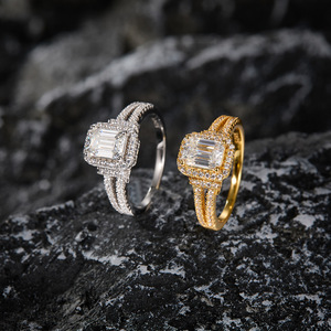 Anillo de Plata de Ley S925 con Moissanita Corte Esmeralda y Pavé Completo, Estilo Europeo de Lujo, Anillo de Compromiso para el Dedo Índice - Product Image 3