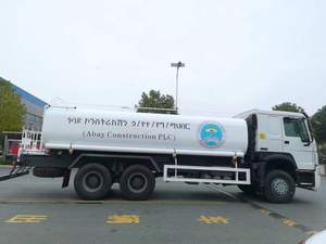 Camion-citerne à eau HOWO <span class=keywords><strong>20</strong></span> m³ avec pulvérisateur haute pression pour la suppression de la poussière et l'arrosage routier - Product Image 4