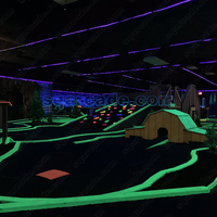 Interaktives Indoor-Spielplatzgerät Fluoreszierende Wandmalerei Mini-LED Leuchtende Schwarzlicht-Hole-Golf-Anlage Vergnügungspark PP-Material