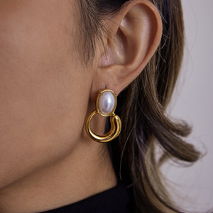 <span class=keywords><strong>Orecchini</strong></span> a fiore in <span class=keywords><strong>acciaio</strong></span> inossidabile 316L placcati oro con perle ipoallergeniche da donna gioielli regalo - Product Image 4