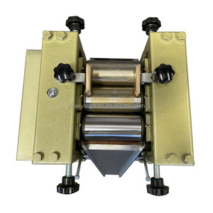 Broyeur à trois rouleaux S150 pour la pâte de pigment, machine de broyage à trois rouleaux pour l'encre offset, la pâte de couleur, les colorants, le <span class=keywords><strong>savon</strong></span>, le rouge à lèvres - Product Image 2