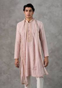Ensemble Kurta Pyjama Rose Poudré Brodé à Motifs Texturés avec Dupatta – Tenue Traditionnelle Indienne pour Mariage et Cérémonies Festives - Product Image 3