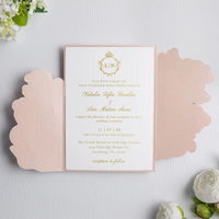 Invitations de mariage exquises en velours rose poudré découpées au laser avec un design floral gaufré élégant, cartes d'invitation de luxe