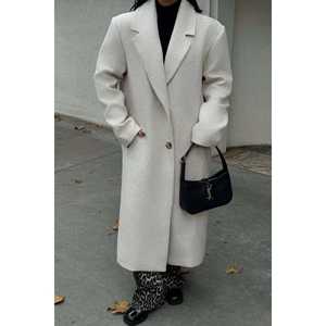 Abrigo Beige para Mujer con Detalle de Botones, Cierre de un Solo Botón, Reversible, Forro de Nailon Transpirable para Otoño e Invierno - Product Image 4