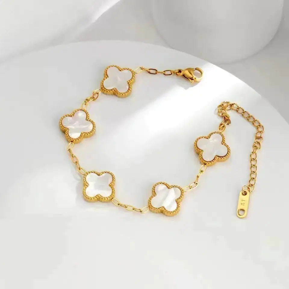 Vente en gros Bracelet porte-bonheur en acier inoxydable plaqué or 18 carats double face brillant à cinq fleurs trèfle à quatre feuilles bijoux pour femmes