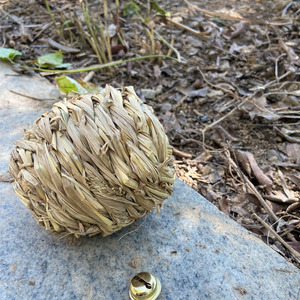 Straw Woven Pet Toy Ball 10cm Boredom Buster For Hamster Rabbit Parrot Play Chew With <b>Bell</b> - Product Image 4