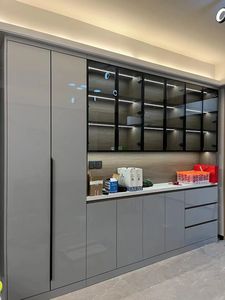 خزانة بار متينة متينة من الماهوجني حديثة مخصصة وصديقّة وصديقّة للعرض مع مساحة تخزين لتناول الطعام وغرفة المعيشة - Product Image 6