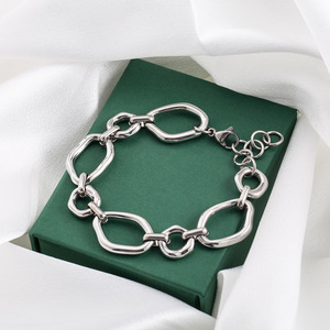 สร้อยข้อมือเหล็กไทเทเนียมทรงเรขาคณิตแบบยูนิเซ็กซ์ ดีไซน์รูปวงรีไม่สม่ำเสมอ ของขวัญเครื่องประดับ - Product Image 1