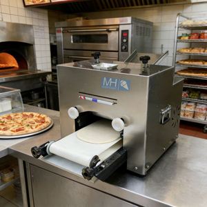 Laminoir automatique continu pour pâte à pizza, machine à presser la pâte à pizza pour la cuisson de la pizza, du pain et des pâtisseries - Product Image 3