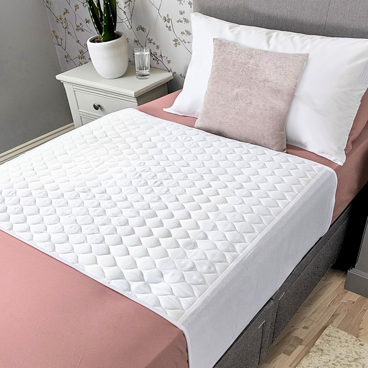 Tuckable Sides Keeps in place all night