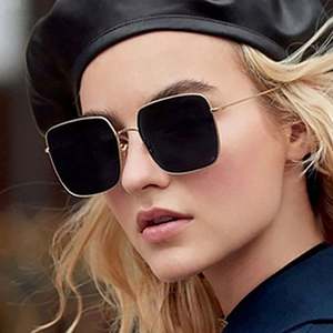 Gafas de Sol Cuadradas Grandes de Metal con Logotipo Personalizado, Novedades de Moda, Protección UV400 para Mujer - Product Image 1