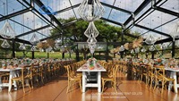 Tente d'atrium moderne en aluminium noir avec structure transparente, chapiteau extérieur pour 500 invités, tente d'atrium en verre de luxe pour mariage