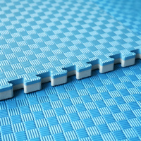 Alfombrilla de espuma EVA de cinco líneas para fitness comercial, 100x100cm, antideslizante, impermeable, con absorción de impactos, baldosas entrelazadas, venta al por mayor de fábrica