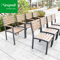Prix de gros ensemble de meubles de restaurant en plein air chaise de patio résistant aux UV hôtel plastique bois 4 places chaises et table pour café