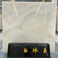 Carreaux d'onyx blanc translucide naturel de luxe pour comptoir de cuisine panneau mural Onyx Table d'appoint baignoire Onyx vanité bassin évier