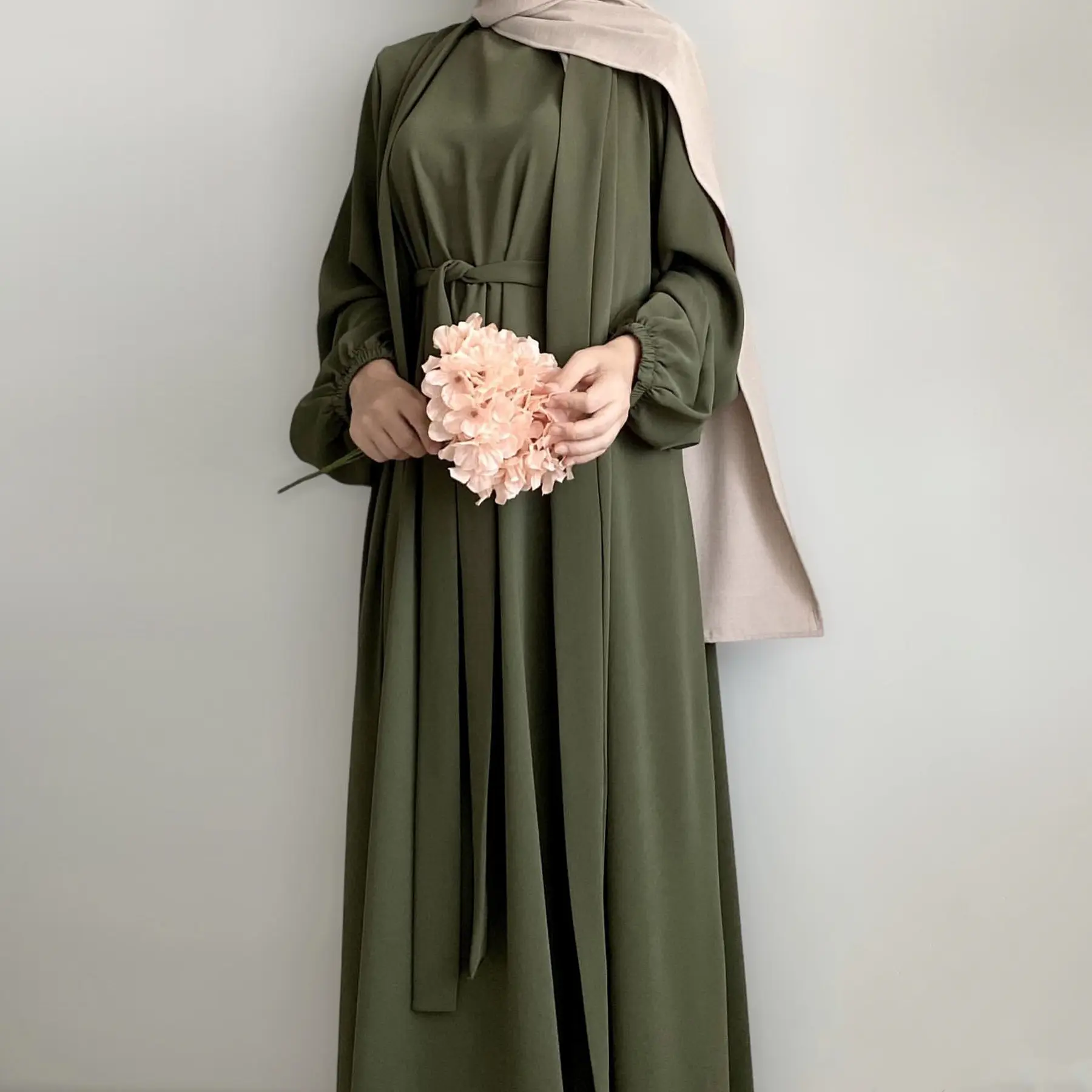 أحدث ملابس العيد الإسلامية بالجملة لعام 2024 عباية تراثية مكونة من قطعتين سادة إسدال تركي للمُسلمات مع حجاب