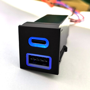 Cargador Rápido USB Tipo C para Auto de 12V con Iluminación Ambiental para Toyota Highlander Corolla Levin - Product Image 5