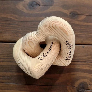 Sculpture Cœur Infini en Bois, Ornement Personnalisé avec Gravure de Nom, Cadeau de Saint-Valentin, Style Moderne et Simple, Bois de Pin Massif - Product Image 1