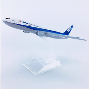 Modèle d'avion en métal moulé sous pression Boeing 777-200 de la compagnie aérienne ANA à l'échelle 1/400 de 16 cm avec support - Product Image 2