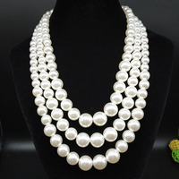 Collier de perles de perles blanches rondes exagérées Ensembles de boucles d'oreilles à crochet À la mode Simple Trois couches Collier de perles Ensembles de bijoux en gros