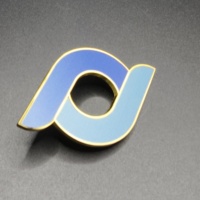 Vente en gros de badges en émail dur personnalisés imprimés UV, badges métalliques à dégradé de couleur, épingles de revers pour idées de cadeaux d'entreprise