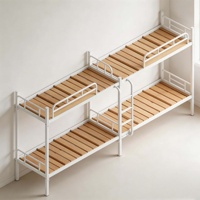 Cama litera metálica moderna de alta resistencia para 4 personas, con escalera y barandillas, ideal para ahorrar espacio en dormitorios, hoteles y apartamentos.